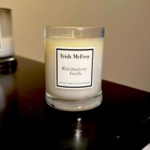 Trish McEvoy wild blueberry vanilla candle